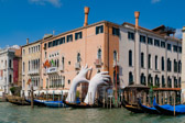 Italien - Venezia - Lorenzo Quinn - Support @ Ca' Sagredo Hotel | 54/65